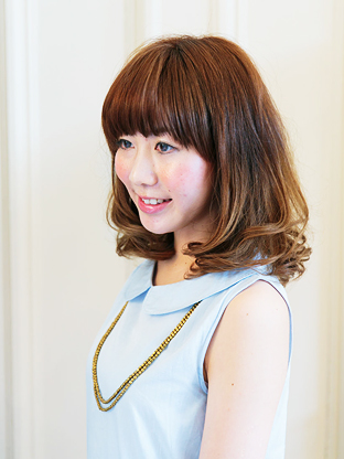 大人かわいいカールセミディ